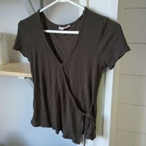 ☕2/$25 Olive tie top